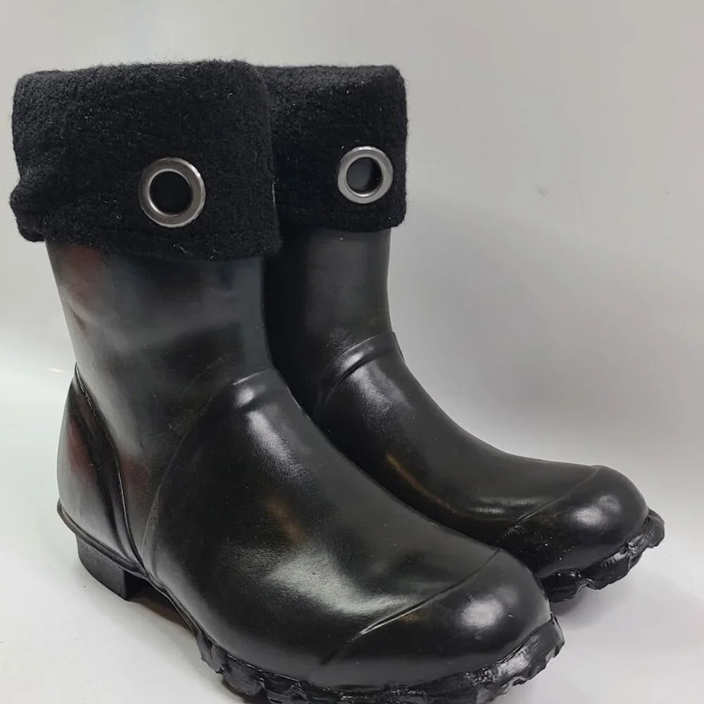 Bogs women black